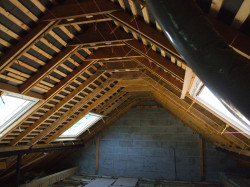 Expertise étanchéité de la toiture et conformité des menuiseries dans le Morbihan